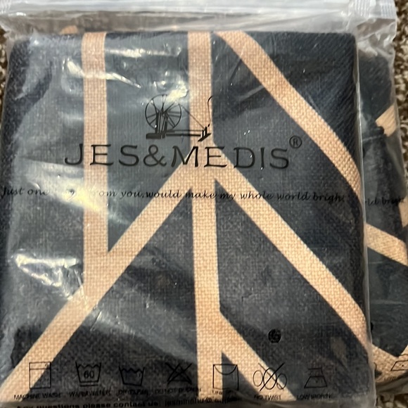 NWT Double Side Printed Cushion Cover Square Pillow Cover Black 18”x18” - Picture 3 of 3